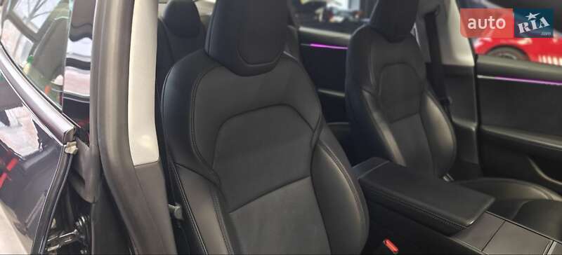 Седан Tesla Model 3 2024 в Киеве