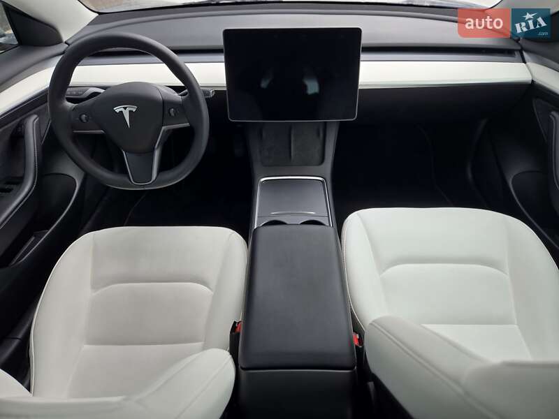 Седан Tesla Model 3 2023 в Киеве