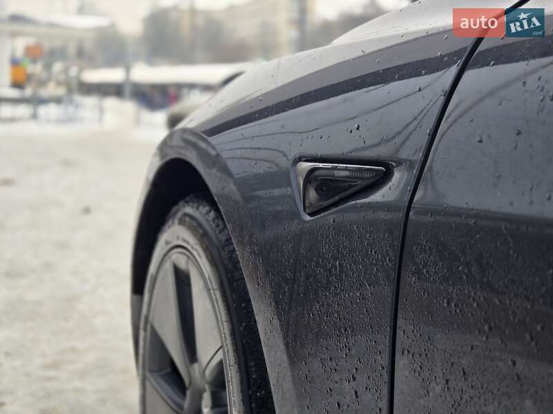Седан Tesla Model 3 2023 в Киеве