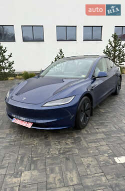 Седан Tesla Model 3 2024 в Луцке