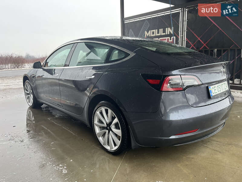 Седан Tesla Model 3 2019 в Черновцах