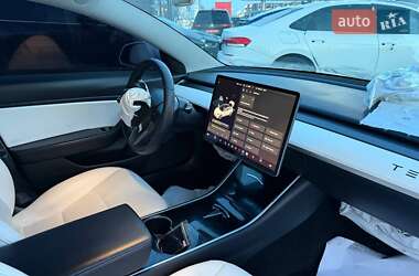 Седан Tesla Model 3 2019 в Луцке