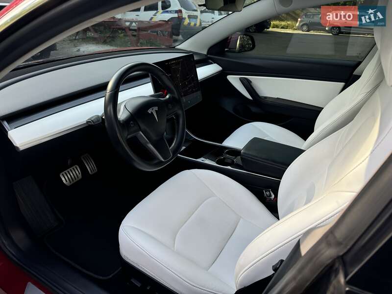 Седан Tesla Model 3 2019 в Днепре