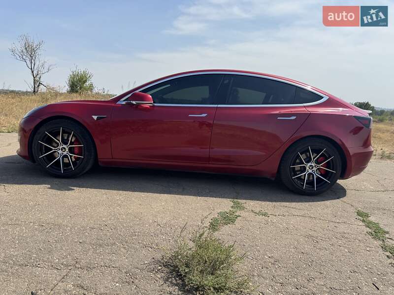 Седан Tesla Model 3 2019 в Днепре
