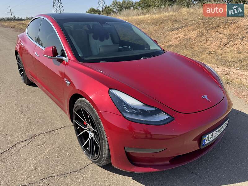Tesla Model 3 2019