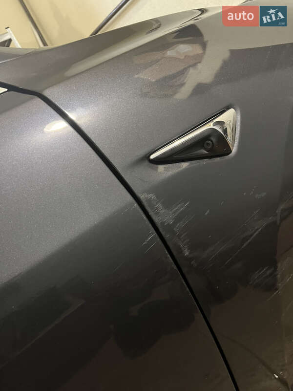 Седан Tesla Model 3 2019 в Черновцах