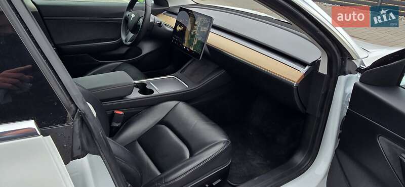 Седан Tesla Model 3 2019 в Мукачевому