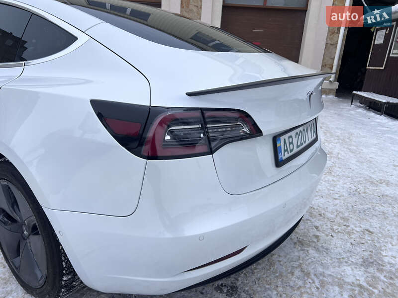 Седан Tesla Model 3 2020 в Виннице