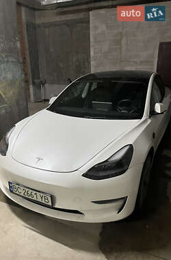 Седан Tesla Model 3 2021 в Львове