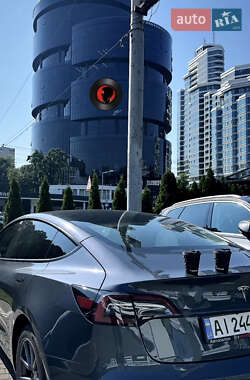 Седан Tesla Model 3 2023 в Киеве