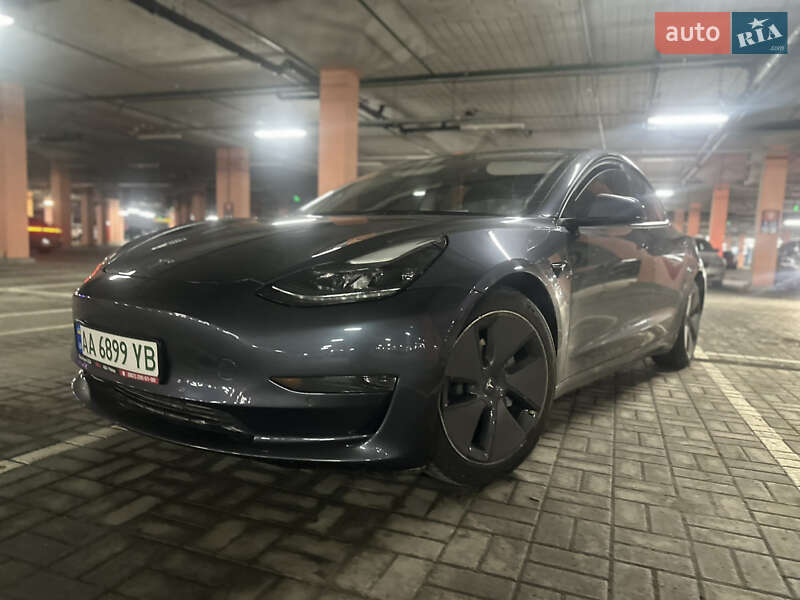 Седан Tesla Model 3 2022 в Києві