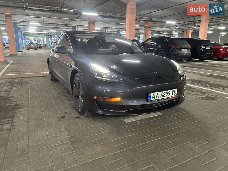 Седан Tesla Model 3 2022 в Києві
