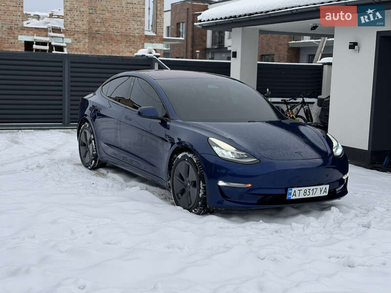 Седан Tesla Model 3 2018 в Івано-Франківську
