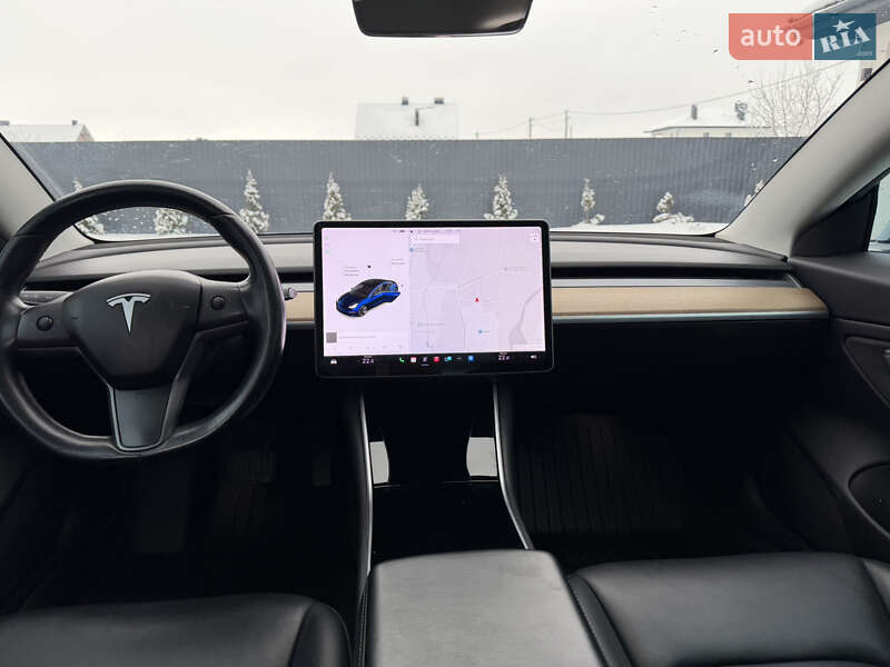 Седан Tesla Model 3 2018 в Івано-Франківську