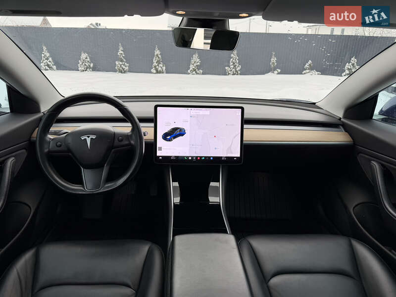 Седан Tesla Model 3 2018 в Івано-Франківську