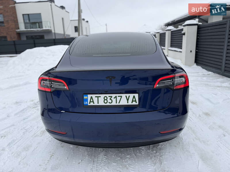Седан Tesla Model 3 2018 в Івано-Франківську