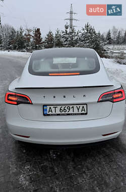 Седан Tesla Model 3 2022 в Івано-Франківську