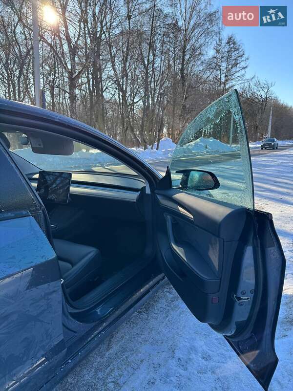 Седан Tesla Model 3 2021 в Львове