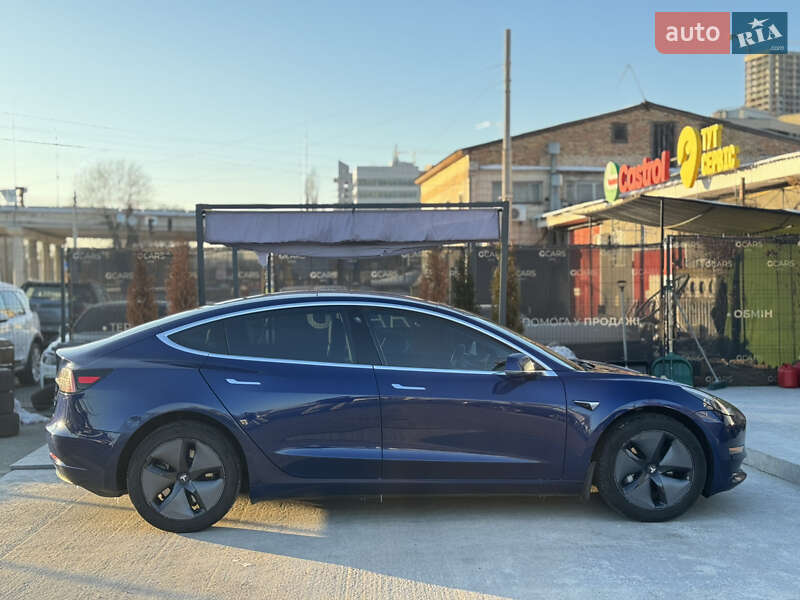 Седан Tesla Model 3 2019 в Киеве