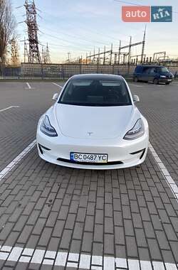 Седан Tesla Model 3 2020 в Львові