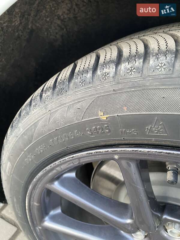 Седан Tesla Model 3 2020 в Львові