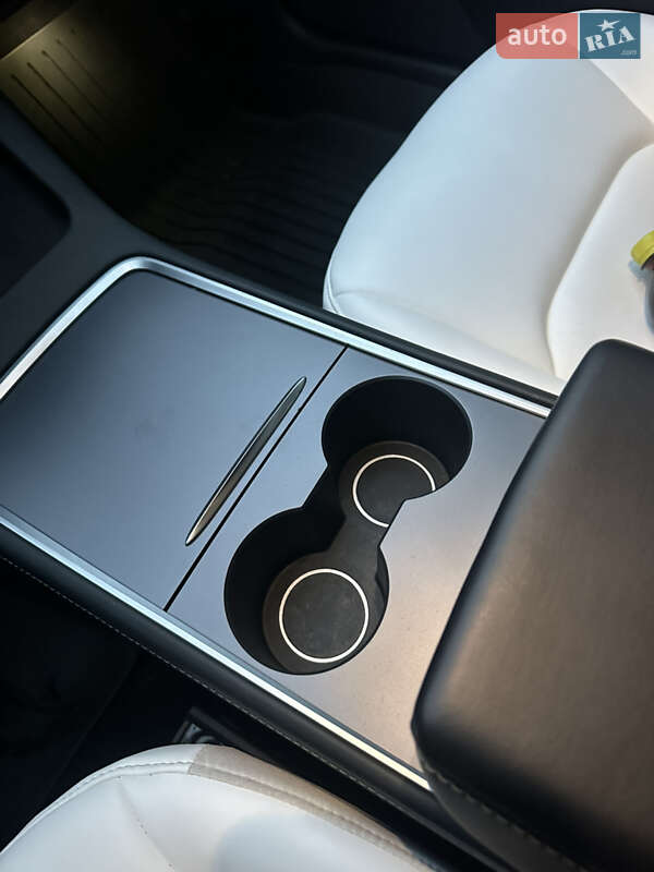 Седан Tesla Model 3 2021 в Чернигове фото 44 Седан Tesla Model 3 2021 в Чернигове