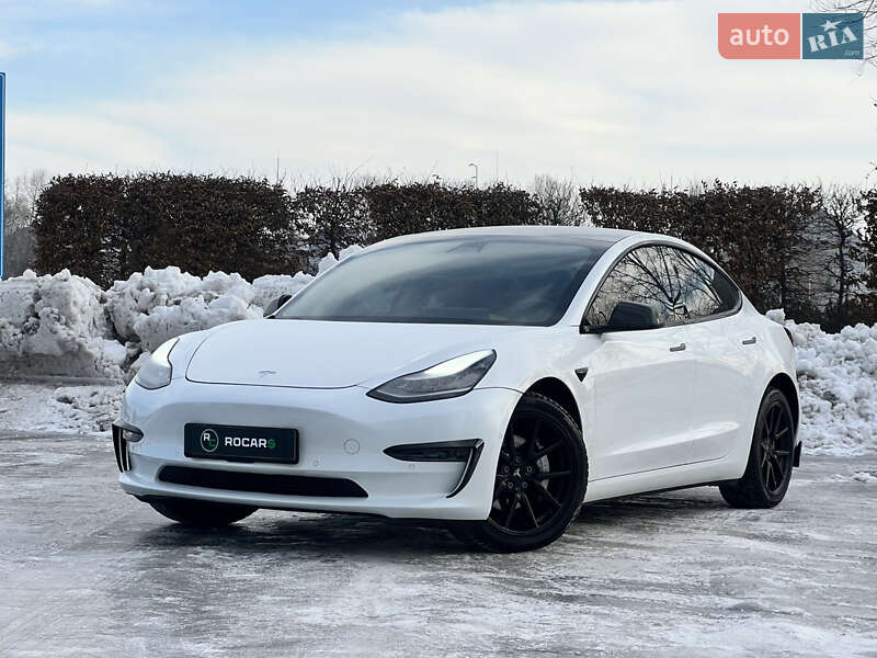 Седан Tesla Model 3 2020 в Києві