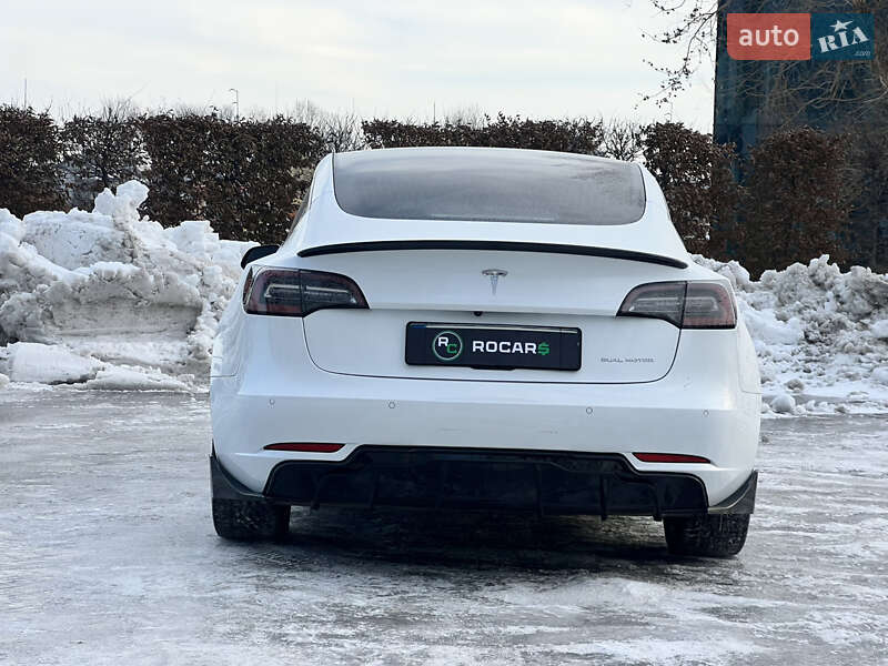 Седан Tesla Model 3 2020 в Києві