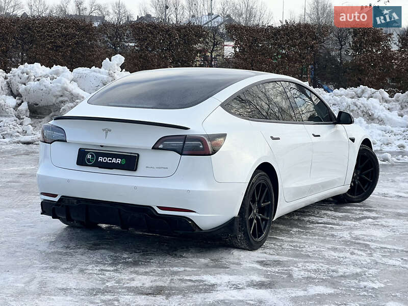 Седан Tesla Model 3 2020 в Києві