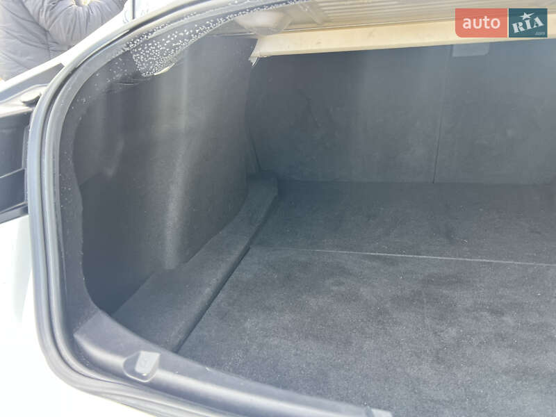 Седан Tesla Model 3 2020 в Києві