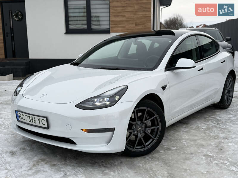 Седан Tesla Model 3 2023 в Стрые