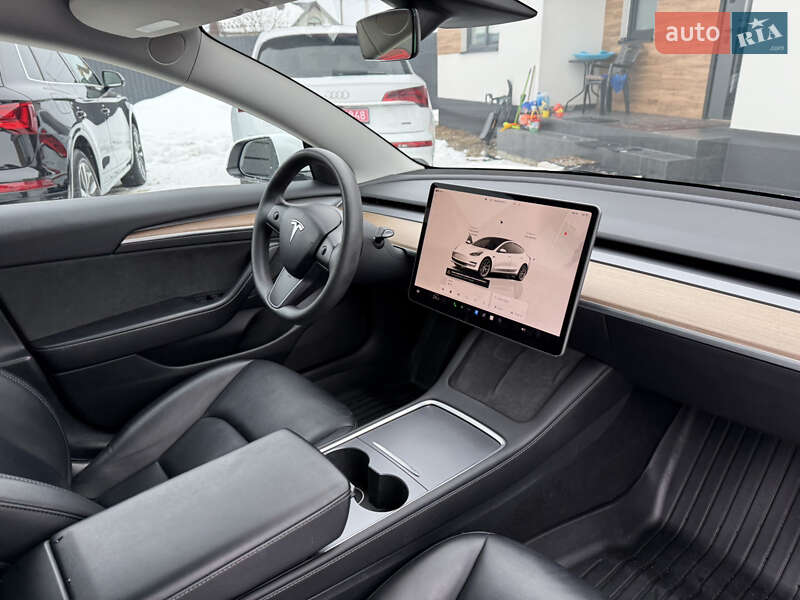 Седан Tesla Model 3 2023 в Стрые