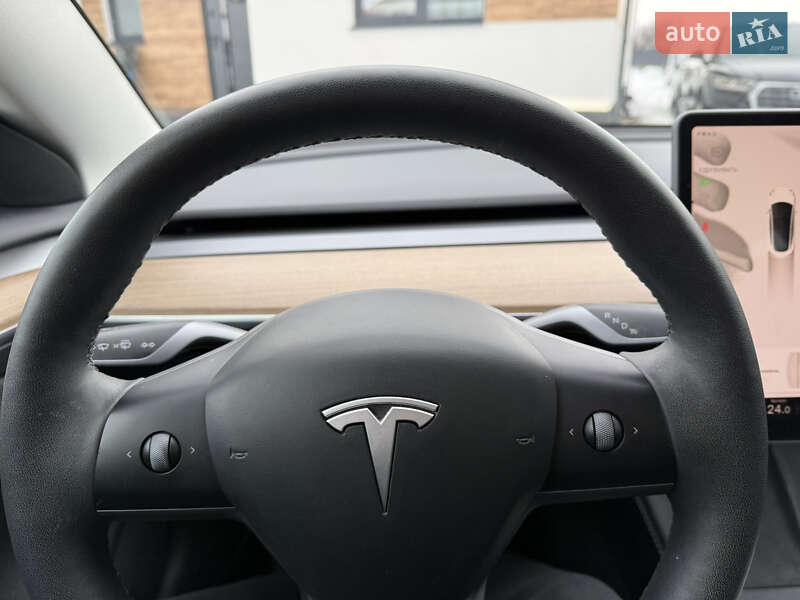 Седан Tesla Model 3 2023 в Стрые