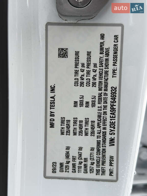 Седан Tesla Model 3 2023 в Стрые