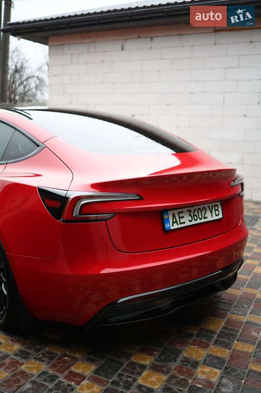 Седан Tesla Model 3 2024 в Днепре