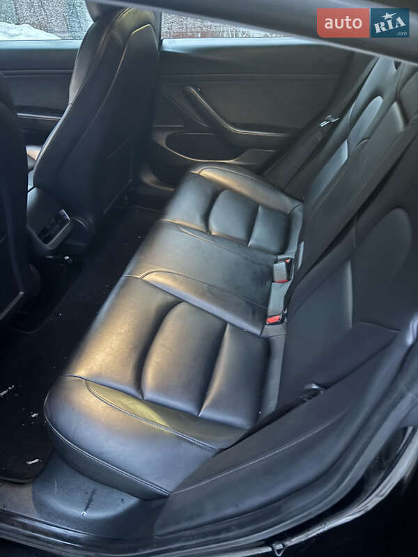 Седан Tesla Model 3 2021 в Ивано-Франковске