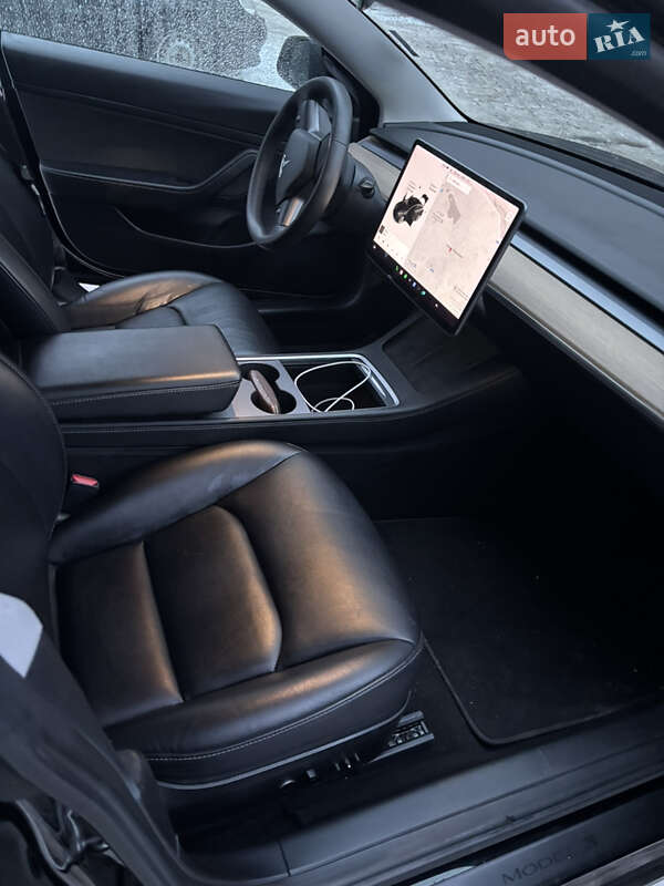 Седан Tesla Model 3 2021 в Ивано-Франковске