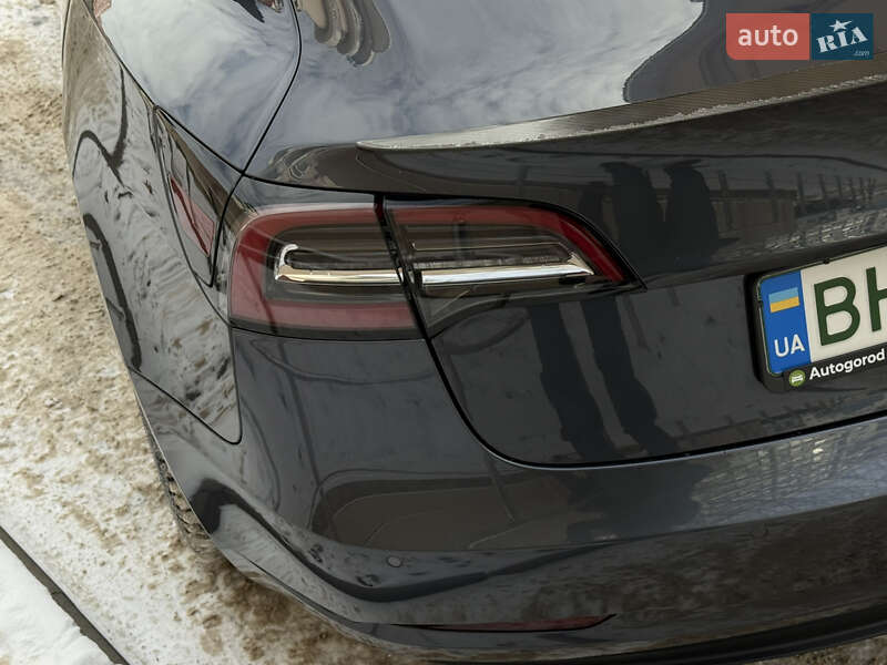 Седан Tesla Model 3 2021 в Одессе