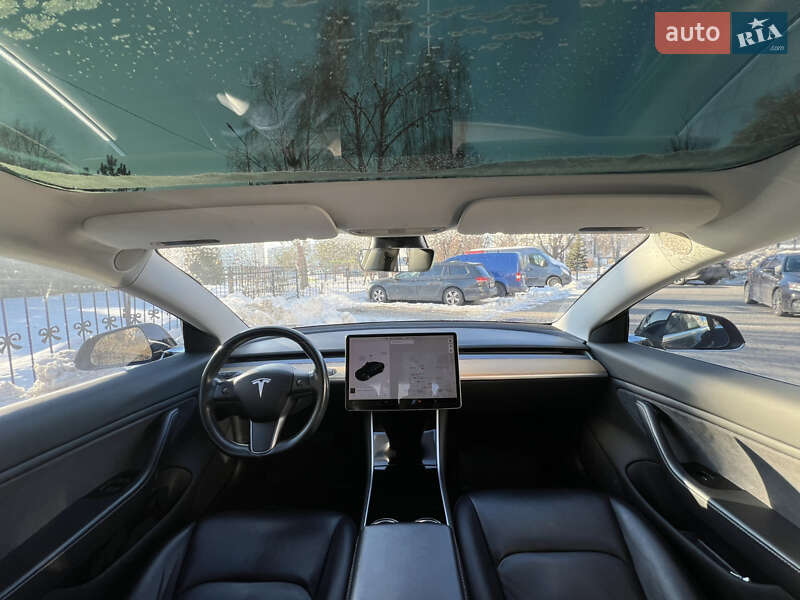 Седан Tesla Model 3 2018 в Луцке