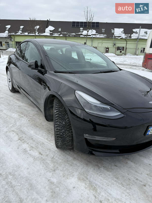 Седан Tesla Model 3 2022 в Львові