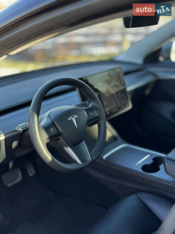 Седан Tesla Model 3 2022 в Дніпрі