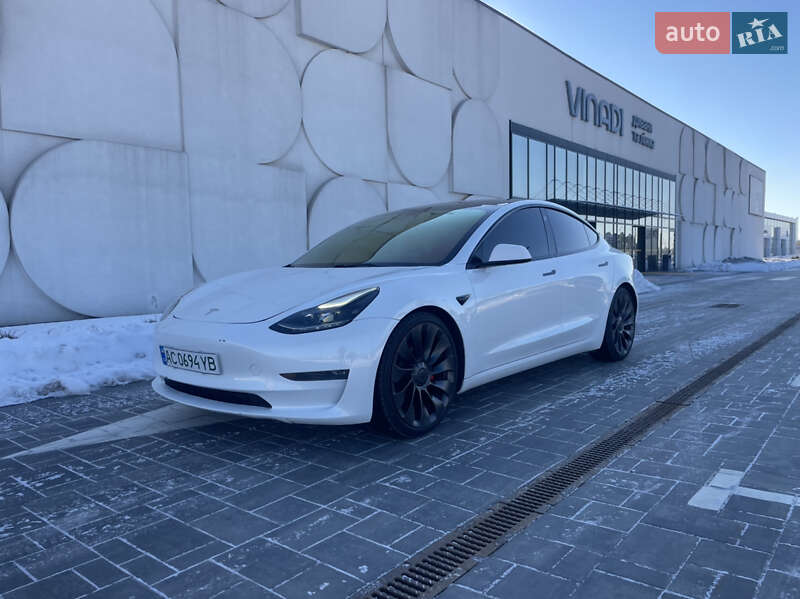 Седан Tesla Model 3 2023 в Луцке