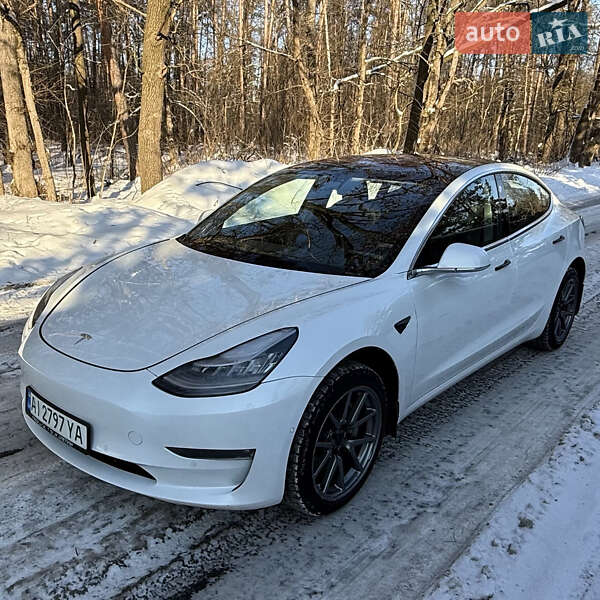 Седан Tesla Model 3 2018 в Києві