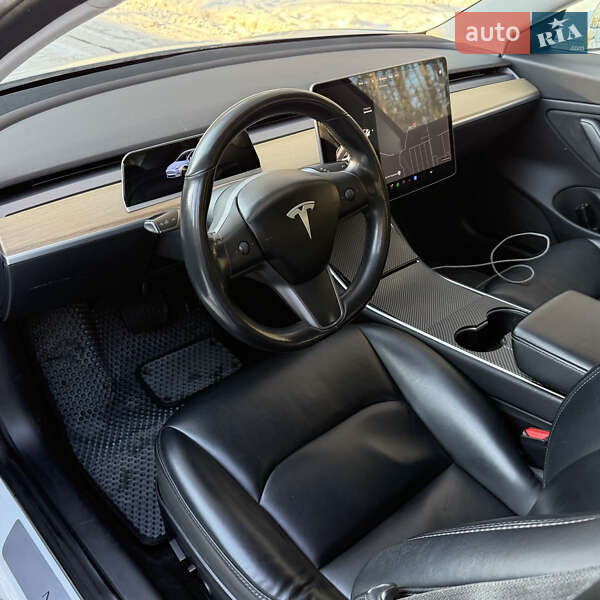 Седан Tesla Model 3 2018 в Києві