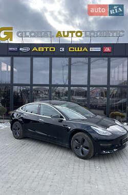 Седан Tesla Model 3 2018 в Львове