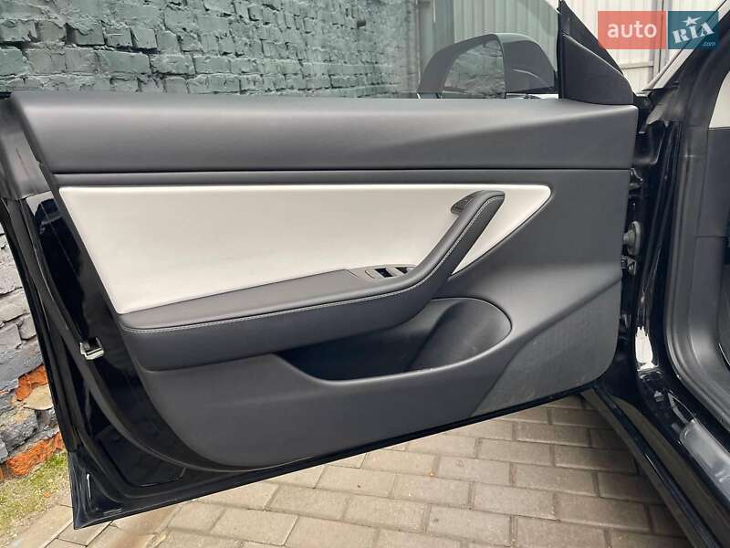 Седан Tesla Model 3 2020 в Харькове