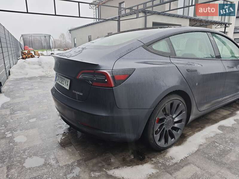 Седан Tesla Model 3 2022 в Черкасах