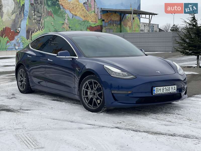 Седан Tesla Model 3 2019 в Одесі