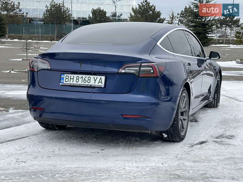 Седан Tesla Model 3 2019 в Одесі