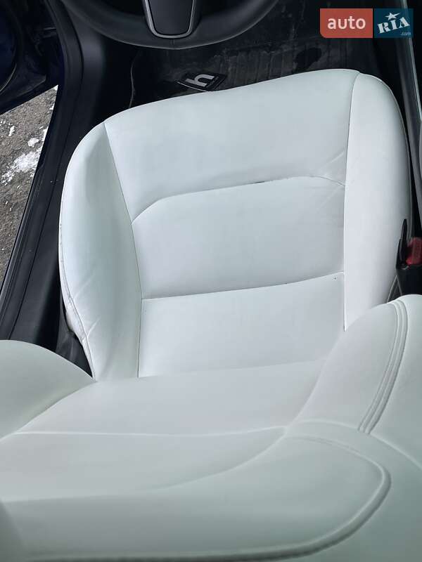 Седан Tesla Model 3 2019 в Одесі